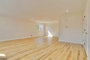 220 Astoria Pl, Union Township, NJ 07083 - Photo 9
