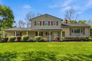 61 Queen Anne Dr, Bernards Township, NJ 07920 - Photo 1