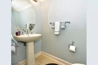 5208 Veterans Dr, Rockaway Township, NJ 07885 - Photo 9