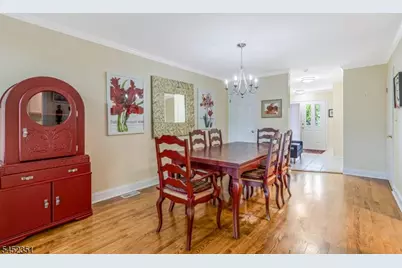 26 Maple Ct, Raritan Township, NJ 08822 - Photo 9