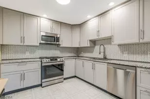 26 Maple Ct, Raritan Township, NJ 08822 - Photo 5