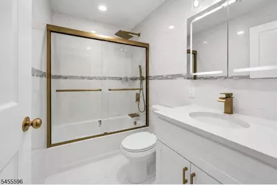 18 Mountainside Dr, Wayne, NJ 07470 - Photo 11