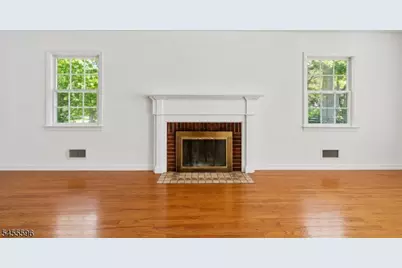 18 Mountainside Dr, Wayne, NJ 07470 - Photo 7
