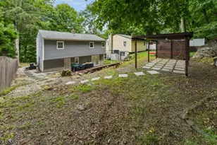 560 Dell Rd, Roxbury Township, NJ 07850 - Photo 7