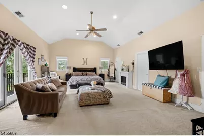 70 Farmingdale Rd, Wayne, NJ 07470 - Photo 5
