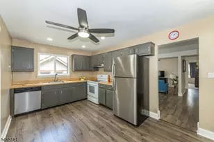 15277 Aspen Ct, Stanhope, NJ 07874 - Photo 3
