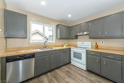 15277 Aspen Ct, Stanhope, NJ 07874 - Photo 5