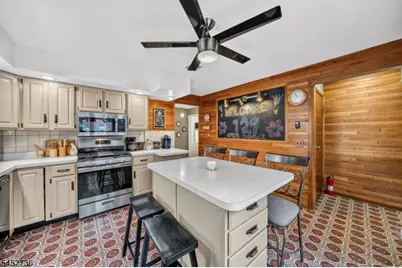129 Belmohr St, Belleville, NJ 07109 - Photo 9