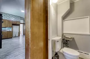37 Livingston Ave, Roseland, NJ 07068 - Photo 11