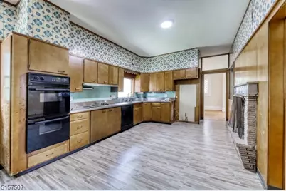 37 Livingston Ave, Roseland, NJ 07068 - Photo 9