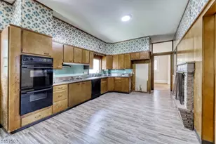37 Livingston Ave, Roseland, NJ 07068 - Photo 9