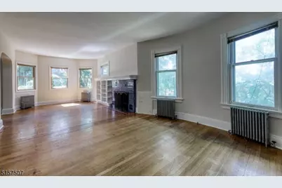 37 Livingston Ave, Roseland, NJ 07068 - Photo 7
