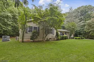 6 Garner Rd, Bethlehem Township, NJ 08804 - Photo 3
