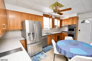 285 N Maple Ave, East Orange, NJ 07017 - Photo 5
