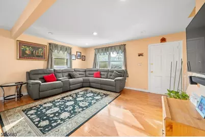 109 Maple Hill Rd, Clifton, NJ 07013 - Photo 3