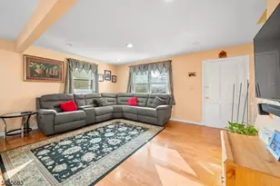 109 Maple Hill Rd, Clifton, NJ 07013 - Photo 3