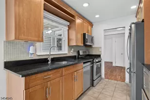 17 Joanna Pl, Woodbridge Township, NJ 07067 - Photo 7
