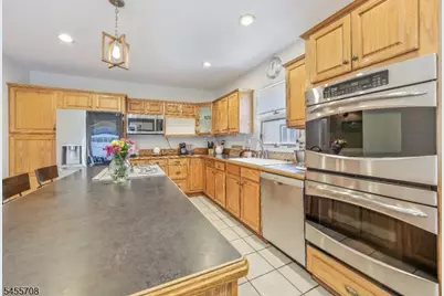 13 Cottage Pl, Nutley, NJ 07110 - Photo 17
