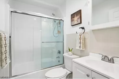 300 Pond Ct, Washington Township, NJ 07676 - Photo 29