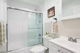300 Pond Ct, Washington Township, NJ 07676 - Photo 29