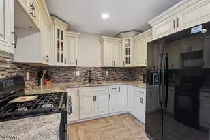 307 Boulevard Dr, Wayne, NJ 07470 - Photo 9