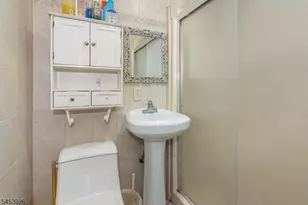 35 Van Winkle Ct, Woodland Park, NJ 07424 - Photo 21