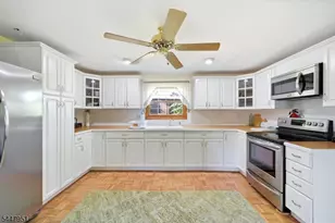 133 Sandra Dr, Parsippany, NJ 07054 - Photo 29