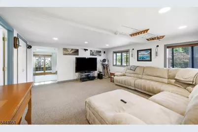 133 Sandra Dr, Parsippany, NJ 07054 - Photo 23