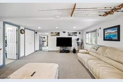 133 Sandra Dr, Parsippany, NJ 07054 - Photo 25