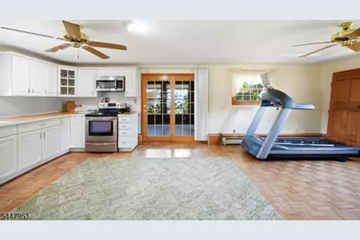 133 Sandra Dr, Parsippany, NJ 07054 - Photo 31