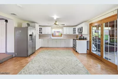 133 Sandra Dr, Parsippany, NJ 07054 - Photo 27