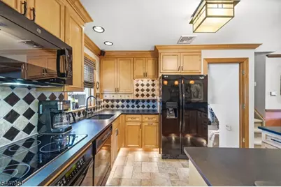 133 Sandra Dr, Parsippany, NJ 07054 - Photo 13