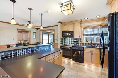 133 Sandra Dr, Parsippany, NJ 07054 - Photo 9