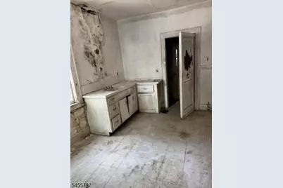 36 Sunset Ave, Newark, NJ 07106 - Photo 11