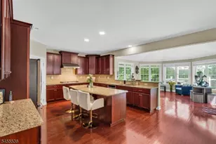 4 Sovereign Dr, Mount Olive, NJ 07836 - Photo 9