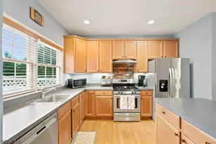 29 Riga Ct, Scotch Plains Township, NJ 07076 - Photo 5