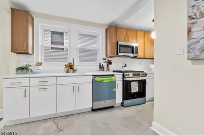 209 S Michigan Ave, Kenilworth, NJ 07033 - Photo 9