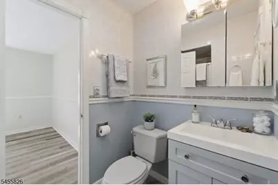 81 Hudson Ave, Ridgefield, NJ 07660 - Photo 13