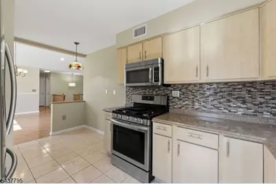 81 Hudson Ave, Ridgefield, NJ 07660 - Photo 15