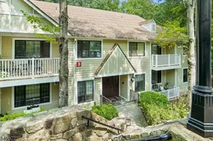 3 D Foxwood Dr, Morris Plains, NJ 07950 - Photo 1
