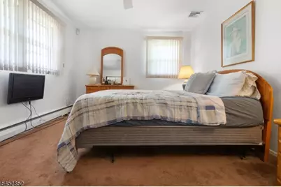 74 Farmingdale Rd, Wayne, NJ 07470 - Photo 19