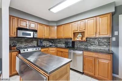 24 Sunset Dr, Clark Township, NJ 07066 - Photo 5