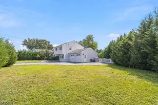 112 Sand Rd, Fairfield, NJ 07004 - Photo 3