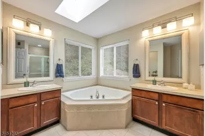 602 Skyline Drive, Jefferson Township, NJ 07849 - Photo 23
