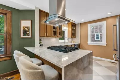 10 Passaic Ave, Roseland, NJ 07068 - Photo 15