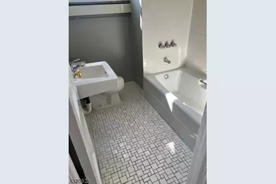 75 Pine St #3R, Montclair, NJ 07042 - Photo 3