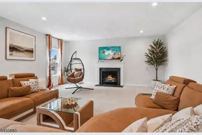 2 Vansickle Ct, Roxbury Township, NJ 07850 - Photo 5