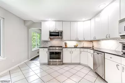 33 Highmount Ave, Warren Township, NJ 07059 - Photo 9