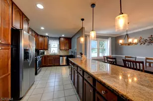 1 Evelyn Pl, Pequannock Township, NJ 07444 - Photo 11