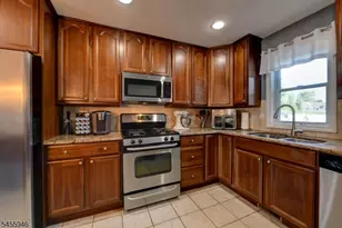 1 Evelyn Pl, Pequannock Township, NJ 07444 - Photo 13